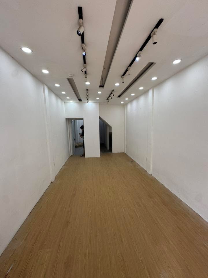 Cho thuê mặt bằng Trần Minh Quyền, Quận 10 - Kinh doanh thuận lợi, giá chỉ 14 triệu