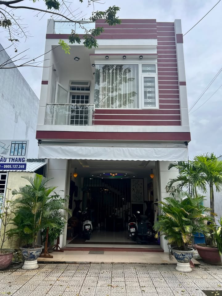 Nhà 2 tầng 100m² tại Hòa Xuân, Đà Nẵng giá 8.2 tỷ - Cơ hội đầu tư tuyệt vời!