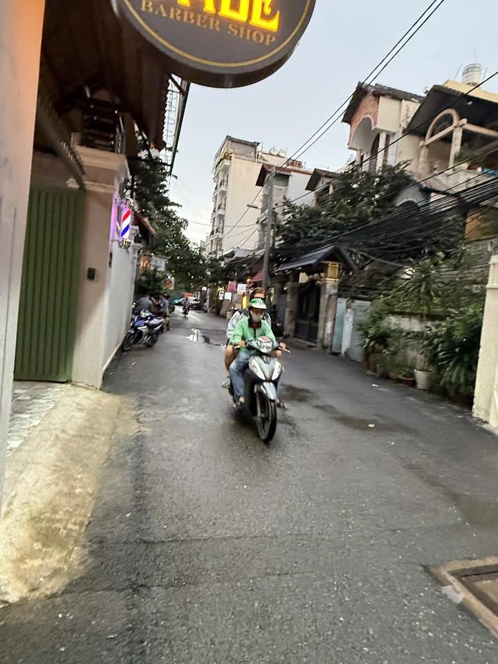 Căn hộ dịch vụ Trần Văn Sắc, Thảo Điền 98m² giá 28.2 tỷ - Dòng tiền ổn định!