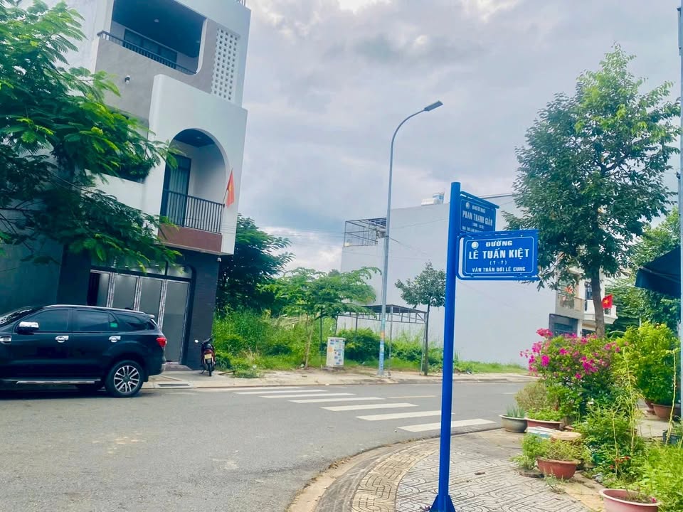 Đất nền Bà Rịa - Đối diện công viên Bà Rịa, 95m² chỉ 3.5 tỷ - Cơ hội đầu tư tuyệt vời!