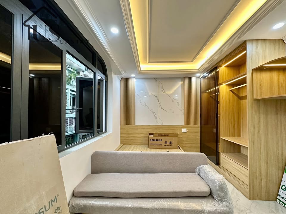 Căn hộ cho thuê tại Quận 10 - Full nội thất cao cấp, ưu đãi cho khách thiện chí!