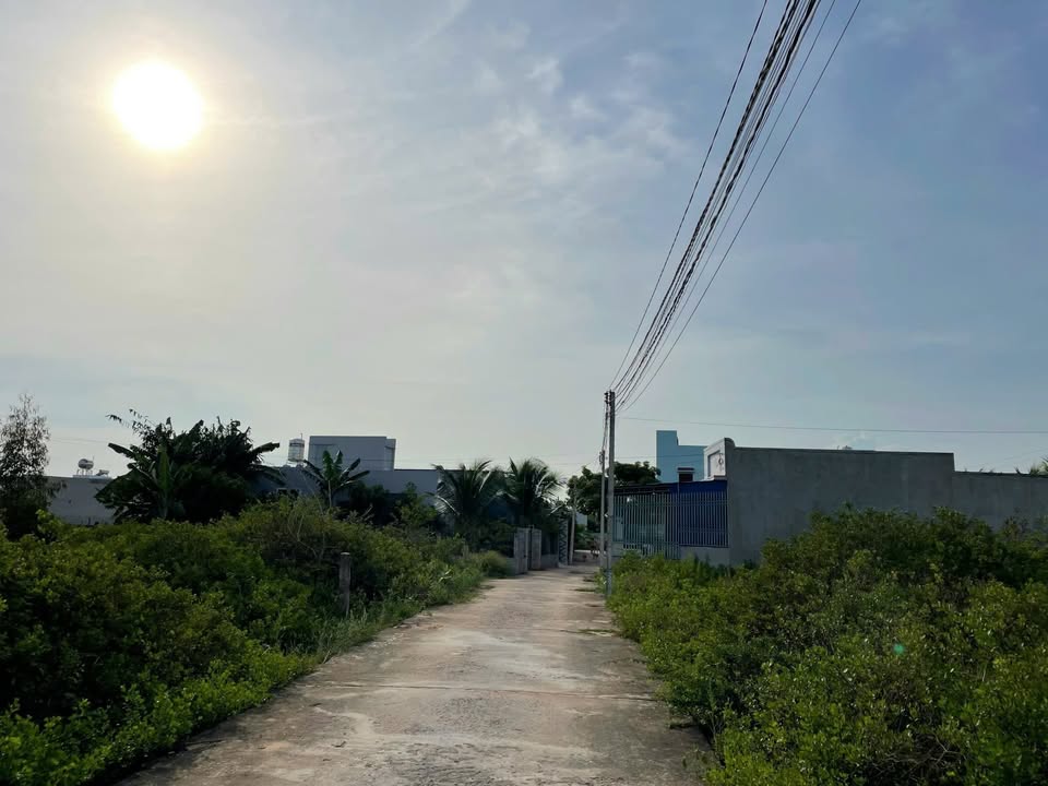 Đất thổ cư liền kề Hàm Thắng 102m² giá 900 triệu - Vị trí vàng gần trục chính!