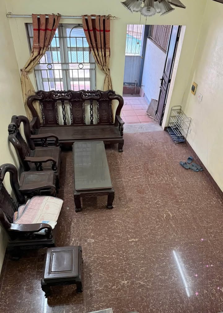 Nhà cho thuê 3 tầng tại Bãi Cháy, 3 phòng ngủ, giá 4.5 triệu - Nội thất đầy đủ, tiện nghi