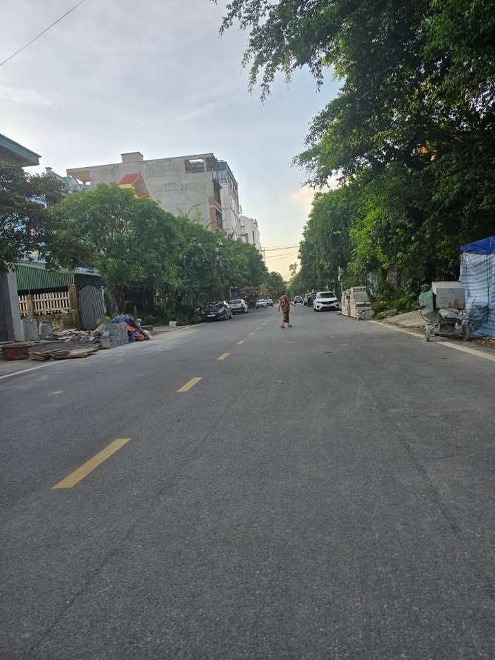 Đất phố Phúc Nam, Vân Giang, 100m² giá 8 tỷ - Sổ đỏ chính chủ, đường lớn!