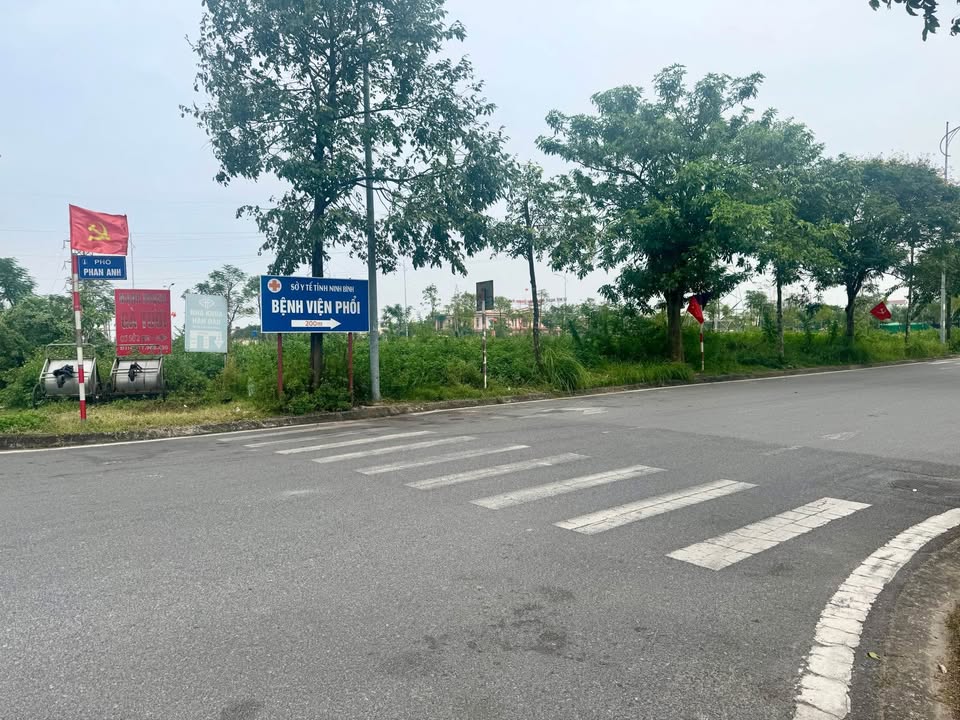 Đất mặt đường Phạm Ngọc Thạch, Nam Định 100m² giá 4 tỷ - Cơ hội đầu tư tuyệt vời!