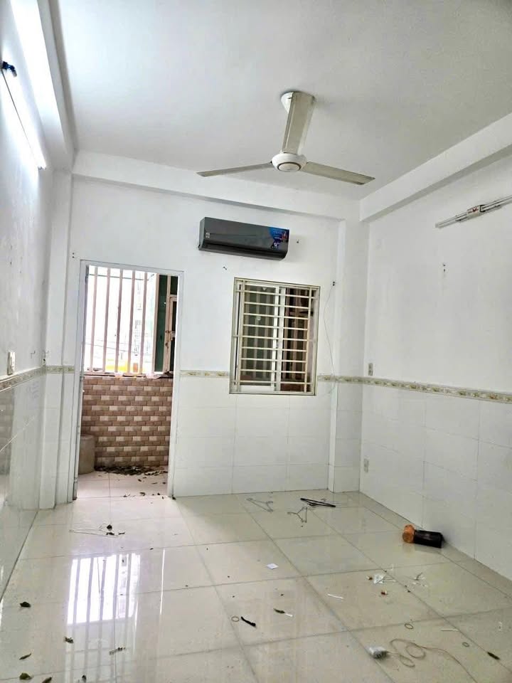 Nhà bán mặt tiền Tạ Quang Bửu, Q8, 52m² giá 9.7 tỷ - Sổ hồng riêng, thương lượng ngay!