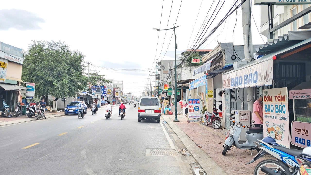 Bán Mặt Tiền Kinh Doanh Quốc Lộ 13, Hiệp Bình Phước 208m² - Giá 26 tỷ, Lợi Nhuận Cao!