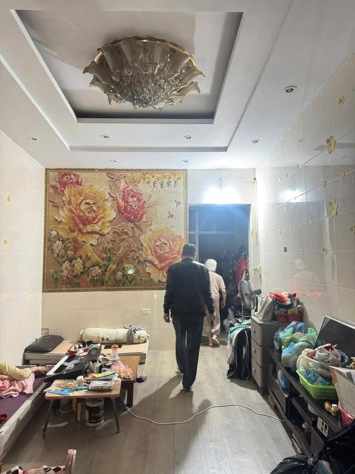 Nhà Thịnh Hào 1, Đống Đa - 61m², 4 Tầng, Giá chỉ 12.7 tỷ - Đầu Tư Dòng Tiền Hiếm Có!