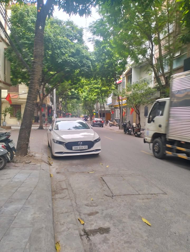 Nhà mặt phố Nguyễn Khả Trạc, Cầu Giấy 55m² giá 26.8 tỷ - Đầu tư sinh lời ngay!