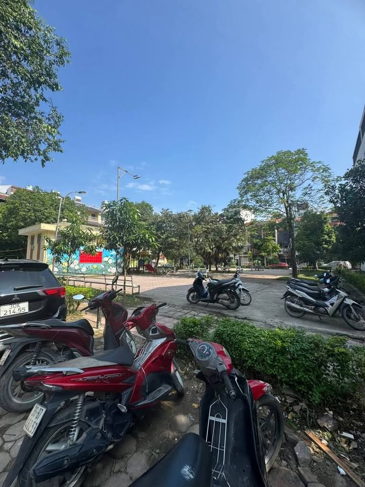 Biệt thự thô mặt vườn hoa Văn Quán 200m² giá 60 tỷ - Cơ hội đầu tư hấp dẫn!