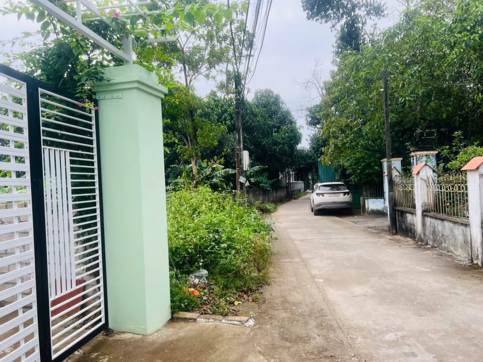 Nhà vườn Đoài Phương 366m² giá chỉ 4 tỷ - Sẵn sàng vào ở!