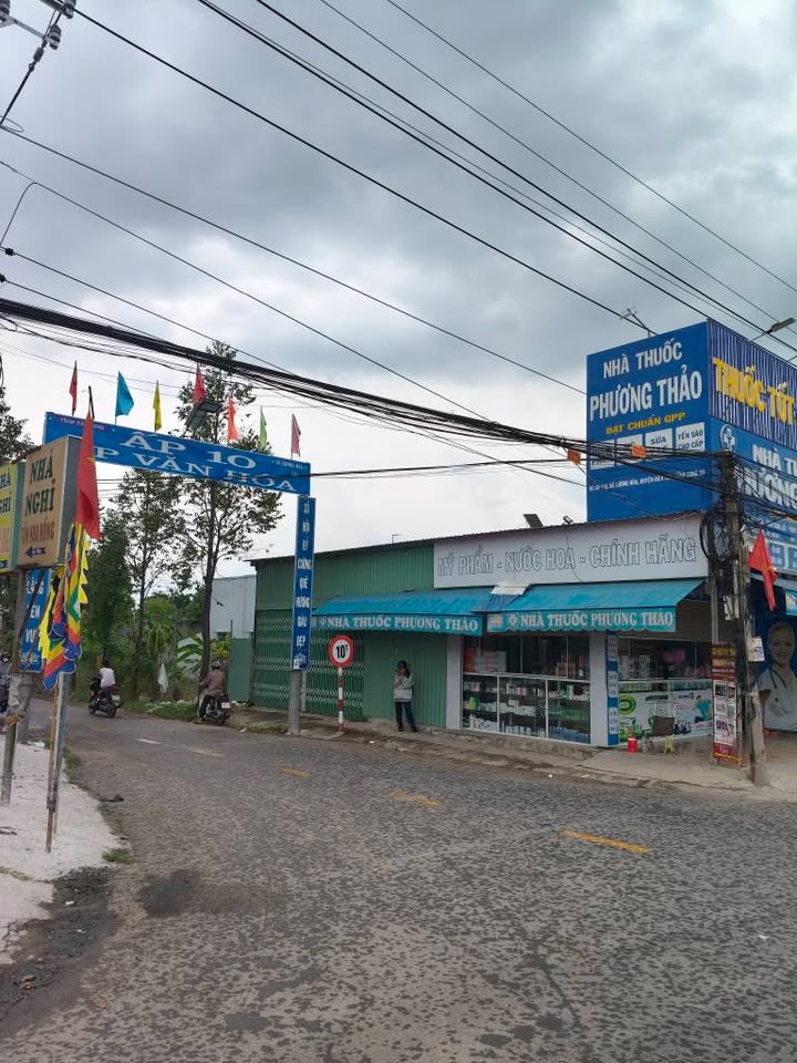 Đất thổ cư 300m² mặt tiền đường Liên ấp 10, Bến Lức - Giá 3.9 tỷ, thuận lợi xây nhà vườn!