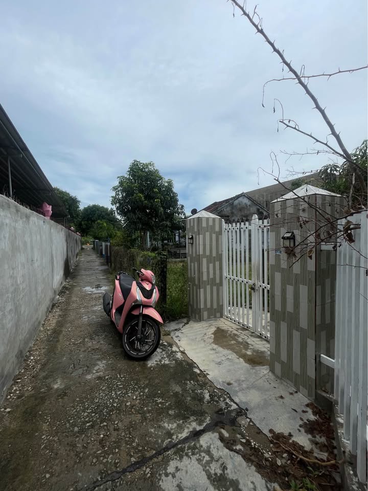 Bán lô đất có nhà cấp 4 Vạn Lương, Vạn Ninh 151m² - Giá chỉ 570 triệu, cơ hội hiếm có!