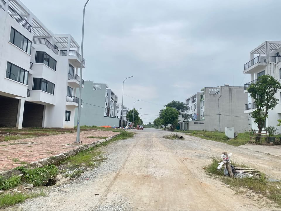 Đất nền sổ đỏ KĐT mới Xuân Hoà Điện Nước 100m² giá 1.25 tỷ - Hướng Đông, xây dựng tự do!