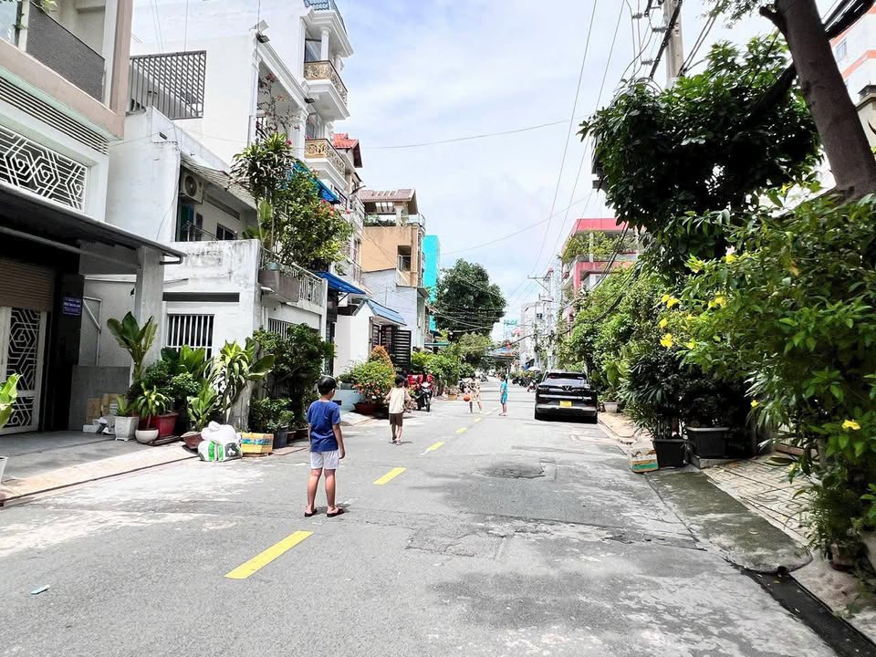 Nhà mặt tiền đường Trần Thủ Độ, quận Tân Phú, 76m² giá 9.9 tỷ - Cơ hội đầu tư hấp dẫn!