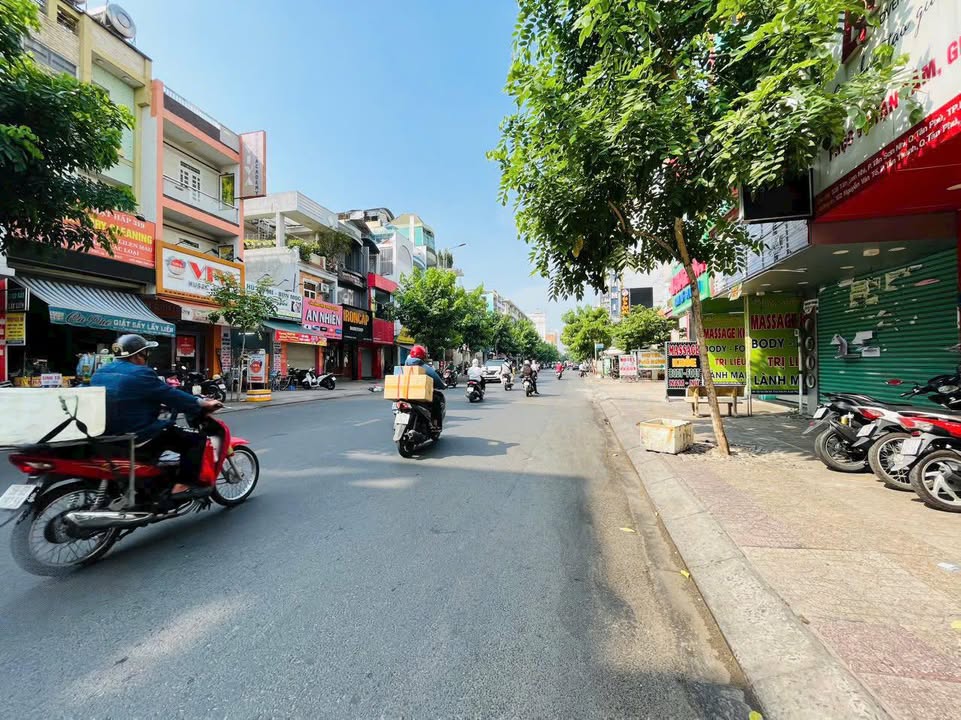 Nhà mặt tiền đường Tân Sơn Nhì, Tân Phú 90m² giá 20 tỷ - Cơ hội đầu tư sinh lời!