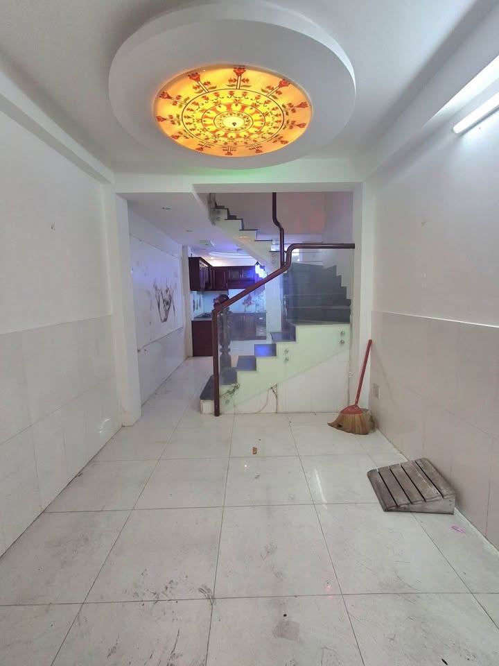 Nhà 5 tầng Cách Mạng Tháng 8, Quận 10 - 39m² giá 7.8 tỷ - Thích hợp ở ngay!