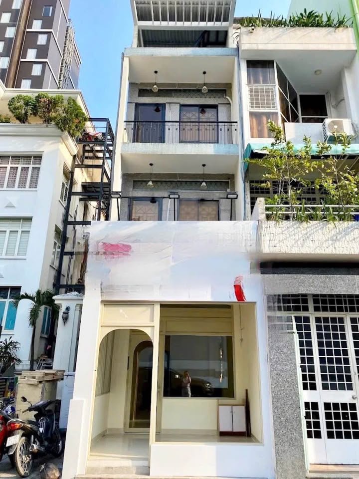 Nhà mặt tiền Nguyễn Trung Ngạn, Quận 1, 59m² - Cho thuê giá tốt!
