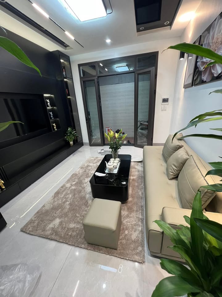 Nhà đẹp 5 tầng phố Linh Quang 27m² giá 7.3 tỷ - Đầu tư cực hấp dẫn!