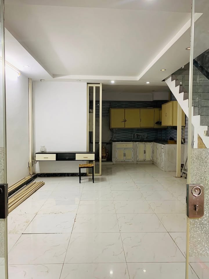 Nhà Bùi Xương Trạch, 37m² giá 2 tỷ - Lô góc, đầy đủ công năng!