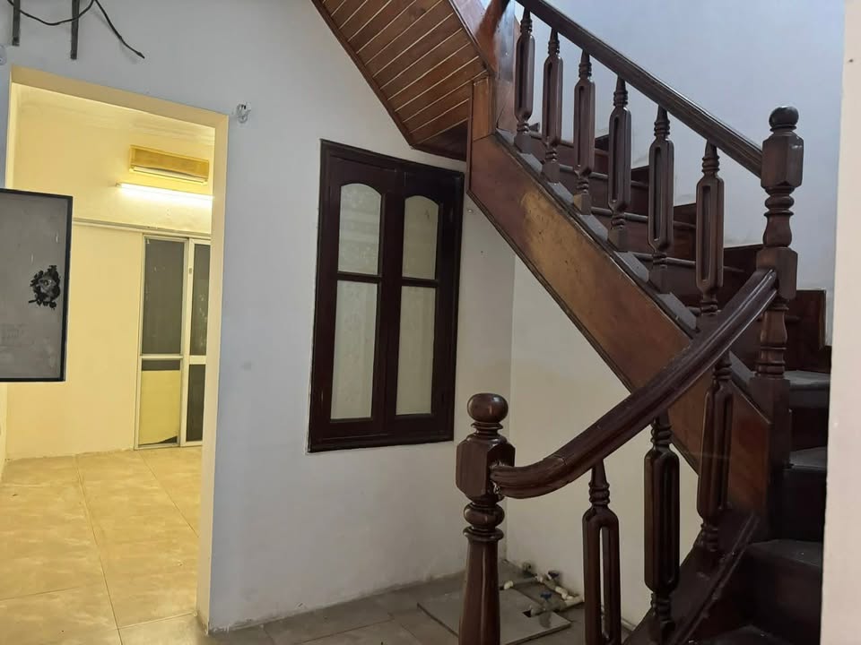 Cho thuê nhà mặt phố Láng Hạ 62m² giá 38 triệu - Kinh doanh sầm uất 2 mặt tiền!