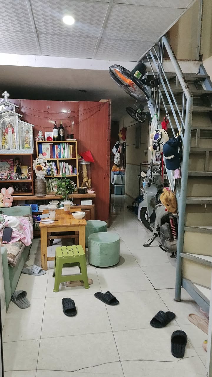 Nhà 2 Tầng Vĩnh Hưng 32m² giá 3 tỷ - Chính chủ bán gấp!