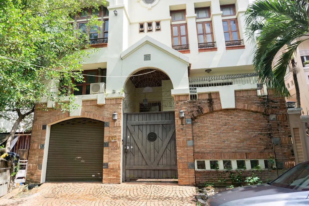 Biệt thự 3 tầng Khu Cư Xá Chu Văn An 206m² giá 33.5 tỷ - Đường nhựa 12m rộng rãi!