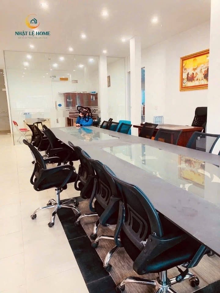 Cho thuê văn phòng – showroom tại Quang Trung, Đồng Hới 220m² - Vị trí đắc địa, thuận tiện giao thông!