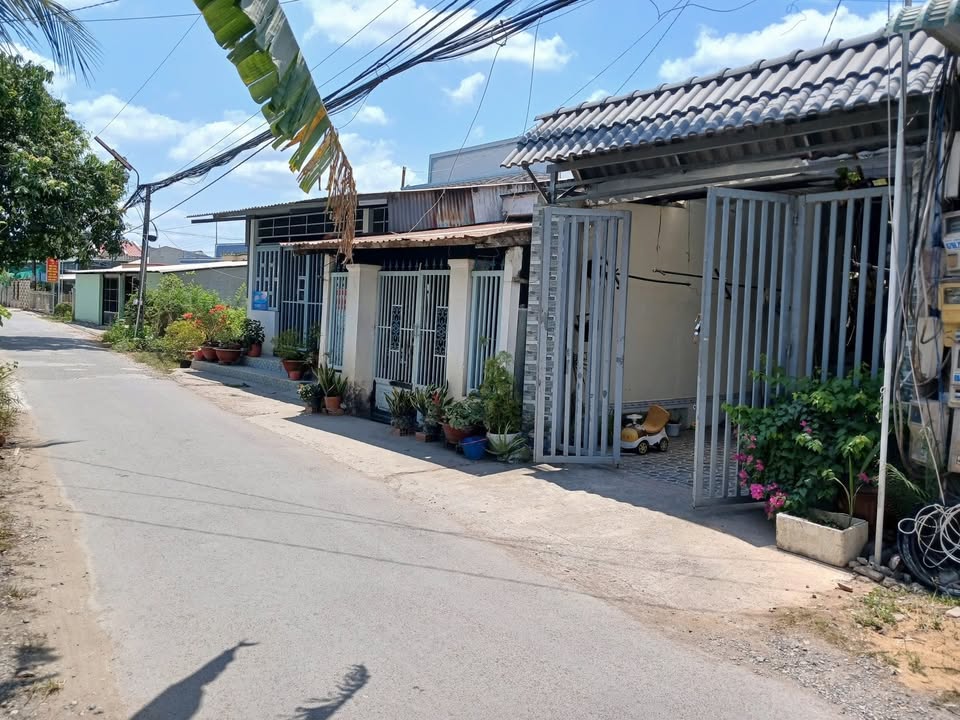 Bán nhà cấp 4 mặt tiền cặp sông Cái Răng Bé, 100m², giá 2.4 tỷ - Cơ hội đầu tư lý tưởng!