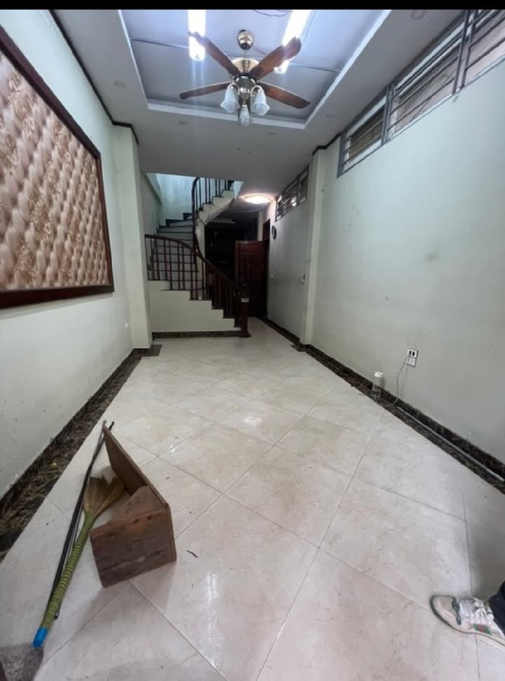 Nhà mặt phố Giáp Bát 51m², 6 tầng, giá 19 tỷ - Thương lượng tốt!