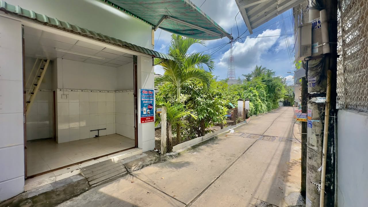 Nhà mặt tiền hẻm đường 3/2 Ninh Kiều 14m² giá 3.2 triệu - Kinh doanh thuận lợi!