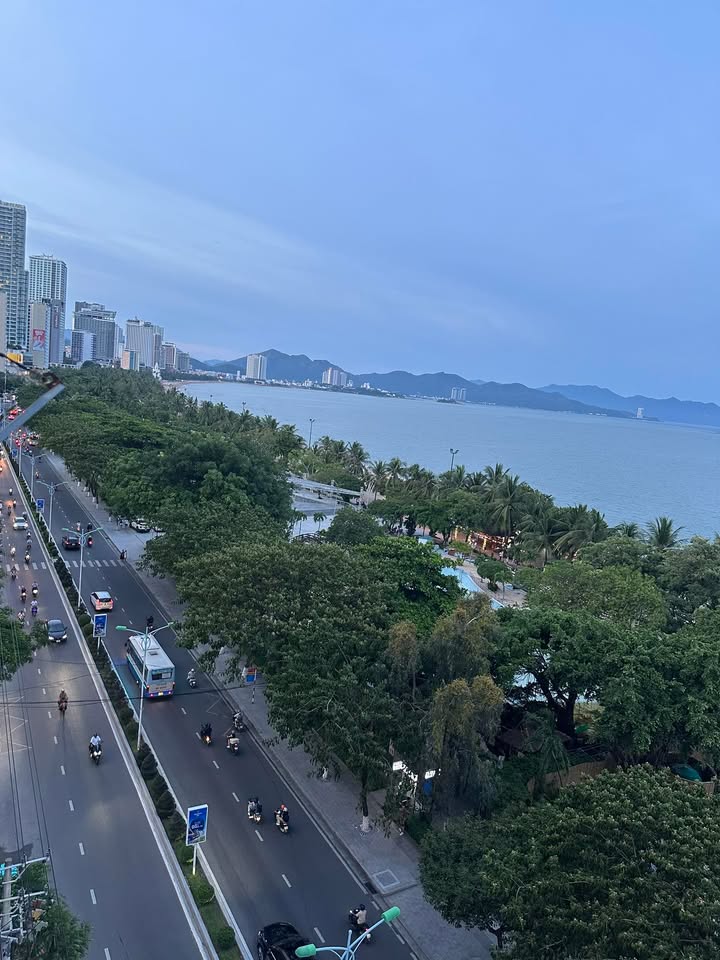 Khách sạn mặt biển đường Trần Phú, Lộc Thọ, Nha Trang 92m² giá 67 tỷ - Cơ hội đầu tư sinh lợi!