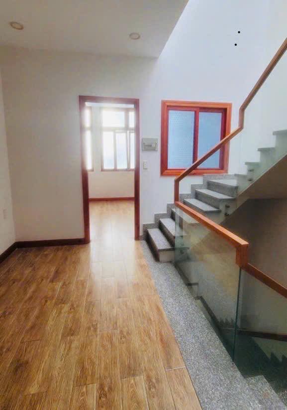 Nhà hẻm xe hơi Phạm Văn Chí, Q6, 68m² giá 6 tỷ - Sổ hồng chính chủ, tiện nghi đầy đủ!