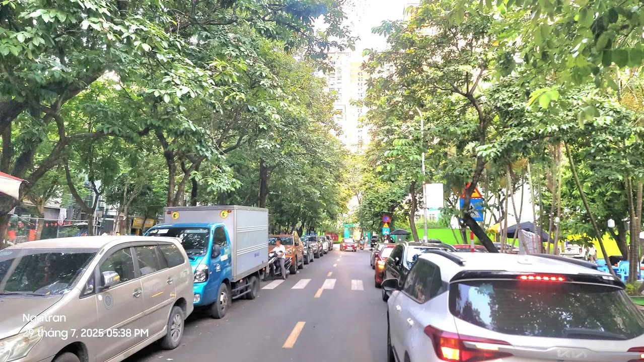 Bán nhà Nguyễn Đổng Chi, Nam Từ Liêm, 105m² giá 37 tỷ - Lô góc thoáng mát, ô tô vào nhà!