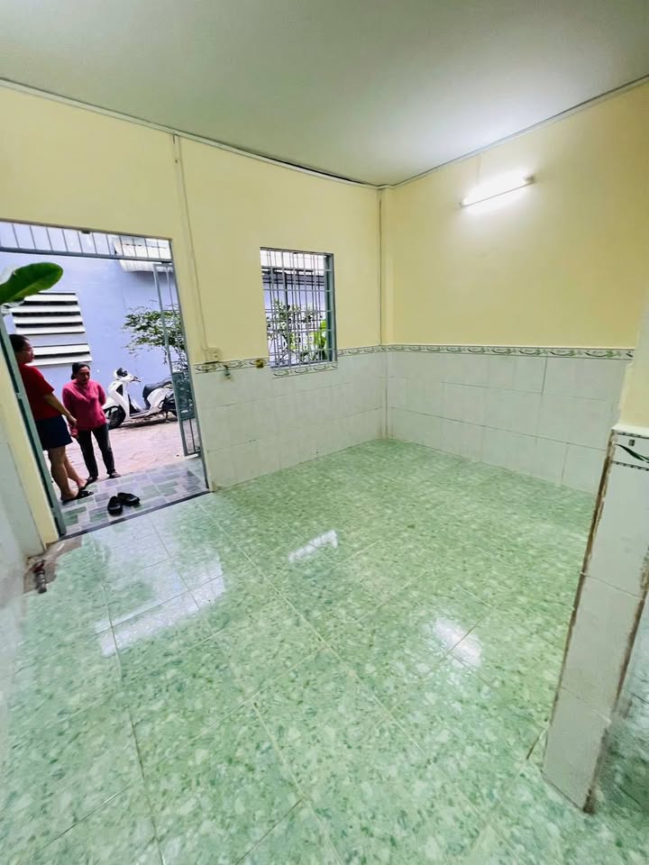 Nhà cho thuê hẻm ô tô Phú Thọ Hòa, Tân Phú 32m² chỉ 3.5 triệu - Thích hợp ở và làm văn phòng!