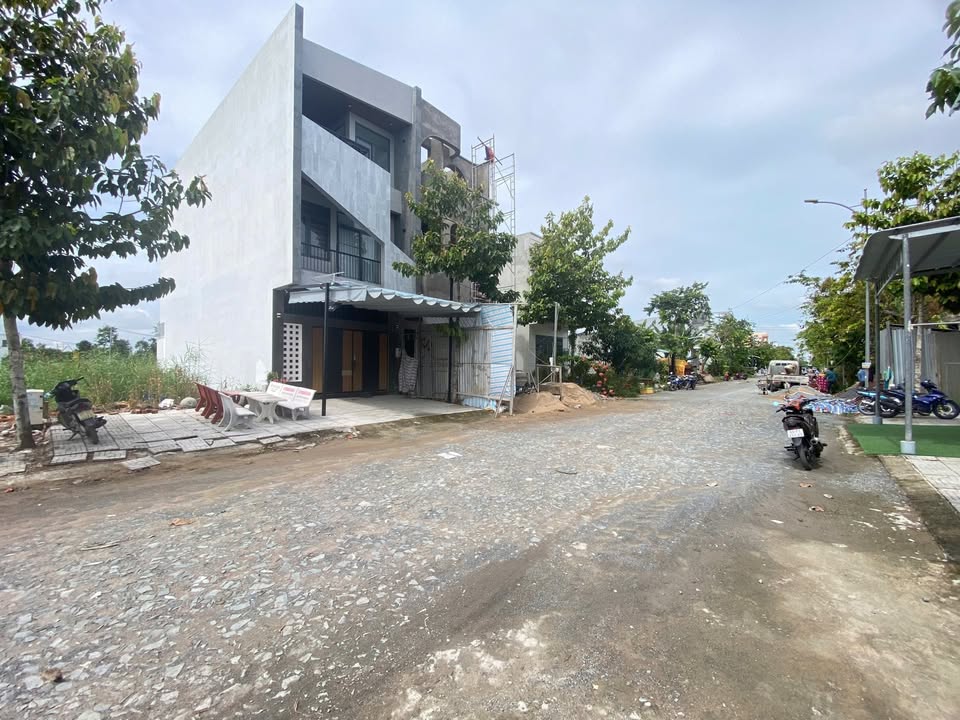 Đất nền 85m² tại Khu Hồng Loan 6A Cần Thơ - Giá chỉ 2.4 tỷ, cơ hội vàng cho đầu tư!