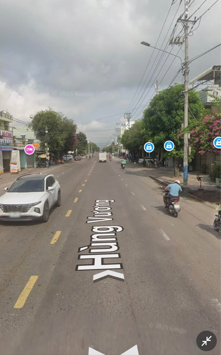 Nhà mặt tiền đường Hùng Vương Quy Nhơn 60m² giá 3.3 tỷ - Kinh doanh sầm uất!