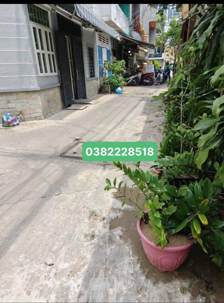 Nhà nguyên căn cho thuê hẻm xe hơi Bến Vân Đồn Quận 4 giá 12 triệu - Không thể bỏ qua!