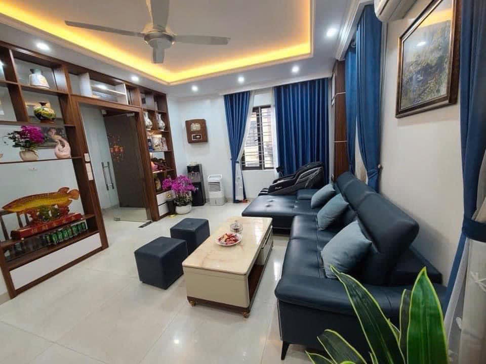 Bán nhà phố Lĩnh Nam, Hoàng Mai 40m² giá 5.4 tỷ - Nhà mới đẹp, ở ngay!