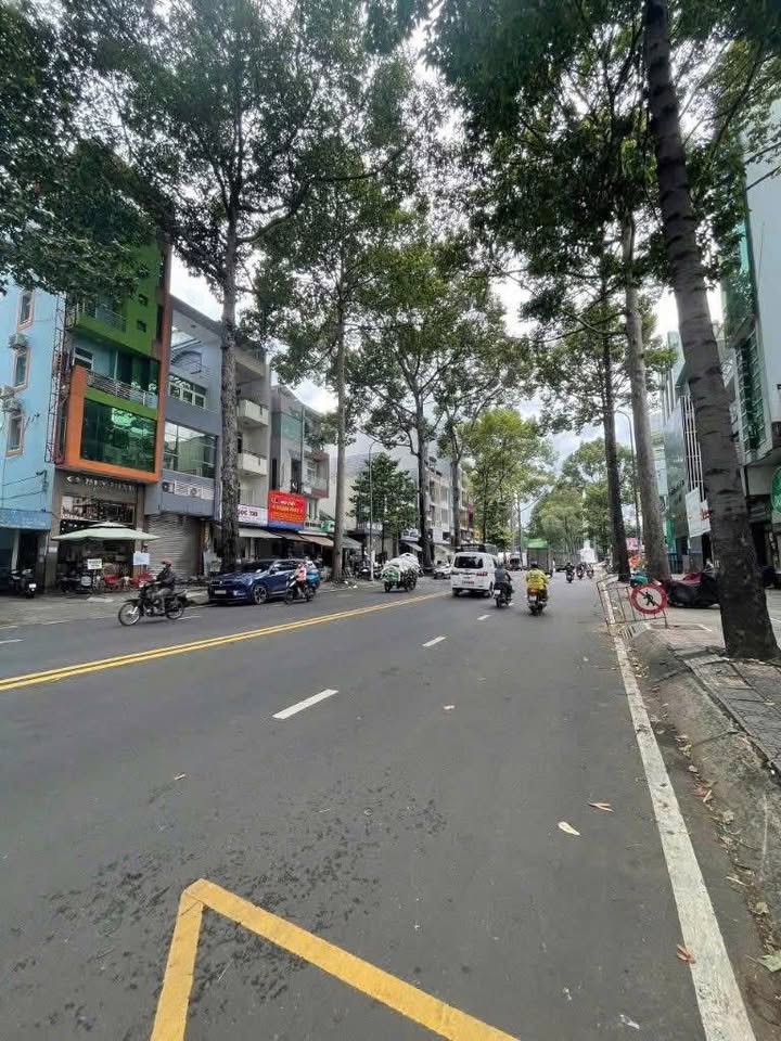 Cho thuê nhà mặt tiền Ngô Gia Tự, Quận 10 - Vị trí kinh doanh đắc địa