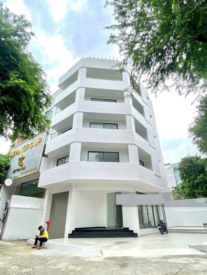 Cho thuê góc 2 mặt tiền đường Phùng Khắc Khoan, Quận 1 - Diện tích 224m², giá thỏa thuận!