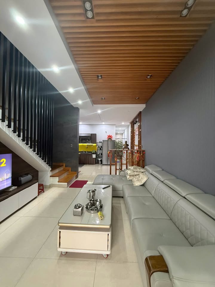 Nhà 3 tầng tại Thanh Lương, Hòa Xuân, Đà Nẵng 100m² giá 8 tỷ - Sẵn sàng vào ở ngay!