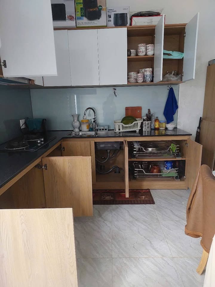 Nhà phố Đà Lạt 100m² giá 2.8 tỷ - Xây dựng kiên cố, nội thất đầy đủ!