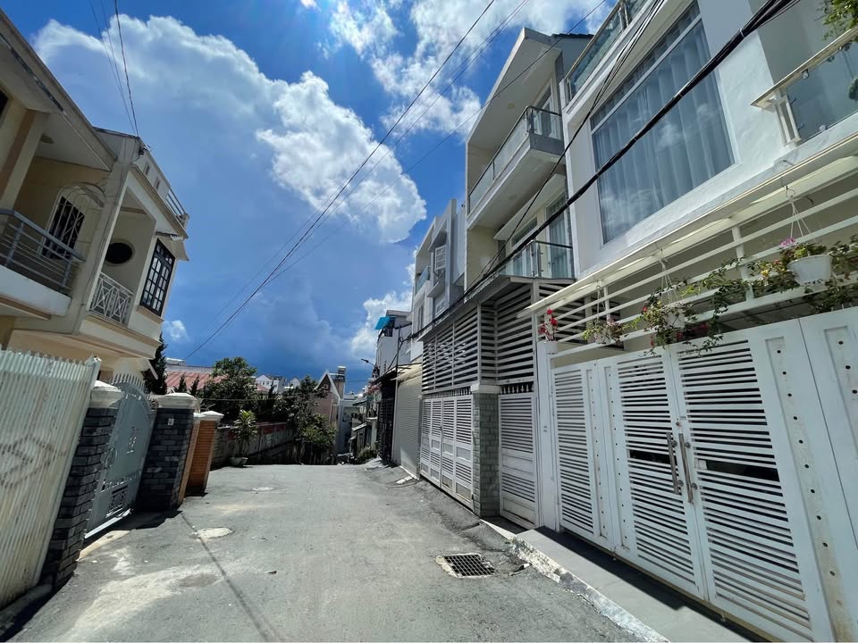 Đất nền Đà Lạt 91.93m² giá 6 tỷ - Sổ hồng riêng, xây dựng ngay!