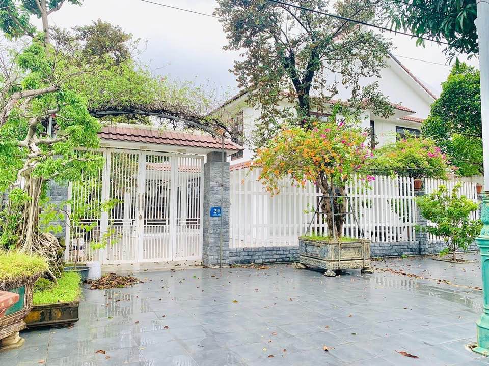 Biệt thự cho thuê mặt tiền đường Song Hào 450m² - Không gian yên tĩnh, thoáng mát!