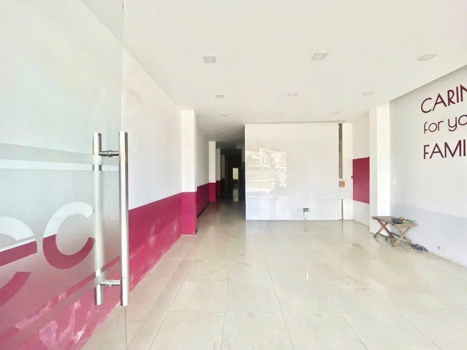 Cho thuê nhà mặt tiền Ngô Quyền, Đà Nẵng 125m² giá 23 triệu - Phù hợp văn phòng, dạy học, spa!