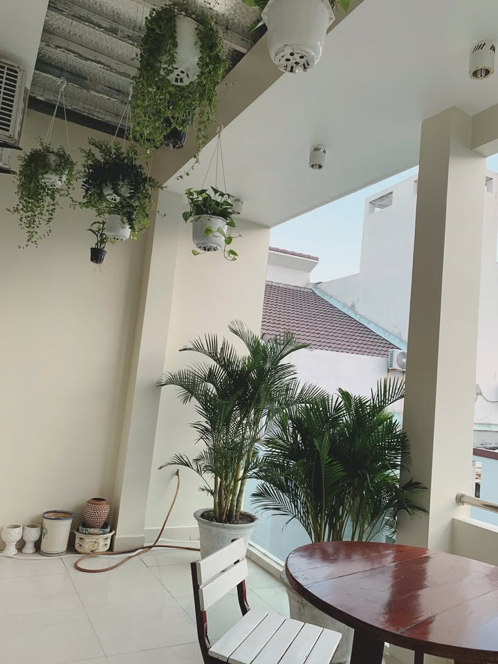 Nhà nguyên căn 3 tầng Ngô Quyền Đà Nẵng - Phù hợp gia đình lớn, chỉ 25 triệu/tháng!