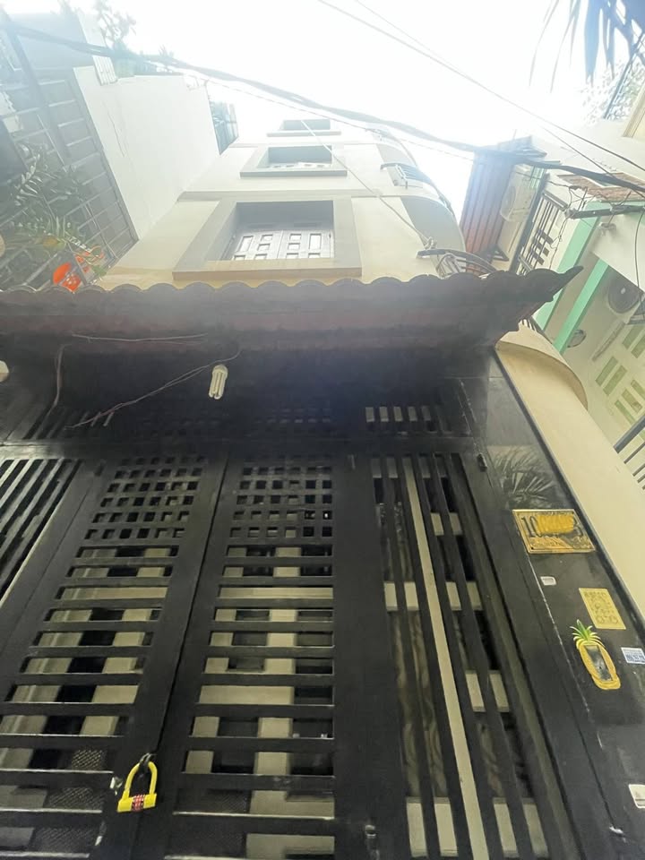 Nhà đẹp Quận 1 - Nguyễn Văn Cừ 23m² giá 6 tỷ - Đầu tư sinh lời ngay!