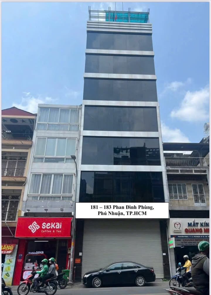 FrontHouse tại Phú Nhuận 157m² giá thỏa thuận - Địa điểm lý tưởng cho văn phòng và showroom!