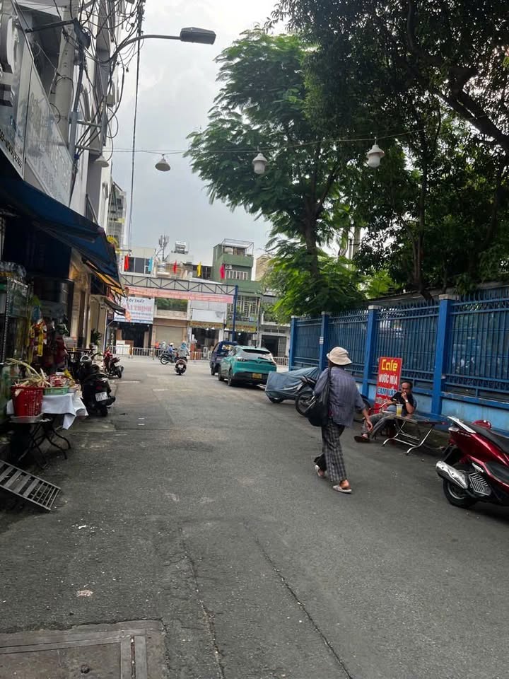 Nhà riêng Tân Bình 42m² giá 8.18 tỷ - Vị trí đẹp, sẵn sàng vào ở!